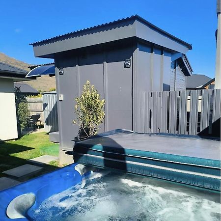 Gorgeous Cabin - Spa Pool! Квінстаун Екстер'єр фото
